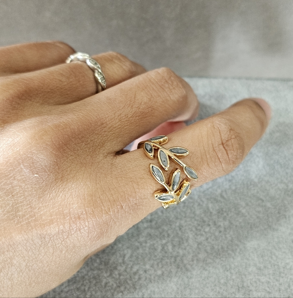Tree Leaf Open Ring - Picture 2 of 4
